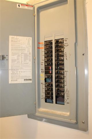 6651 Custer St, Hollywood, FL 33024