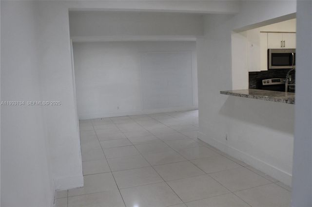 6651 Custer St, Hollywood, FL 33024