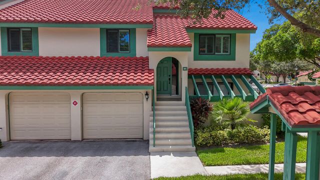 9 Lexington Lane E, Palm Beach Gardens, FL 33418