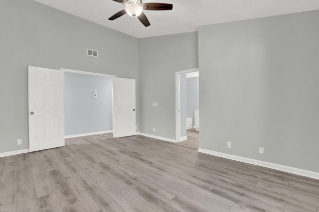 9 Lexington Lane E, Palm Beach Gardens, FL 33418