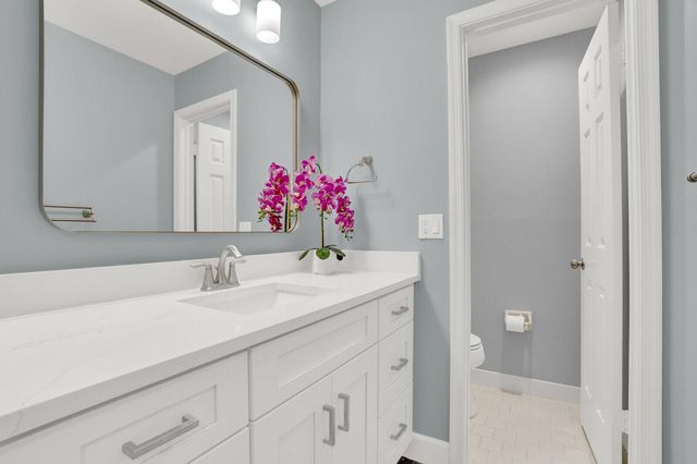 9 Lexington Lane E, Palm Beach Gardens, FL 33418