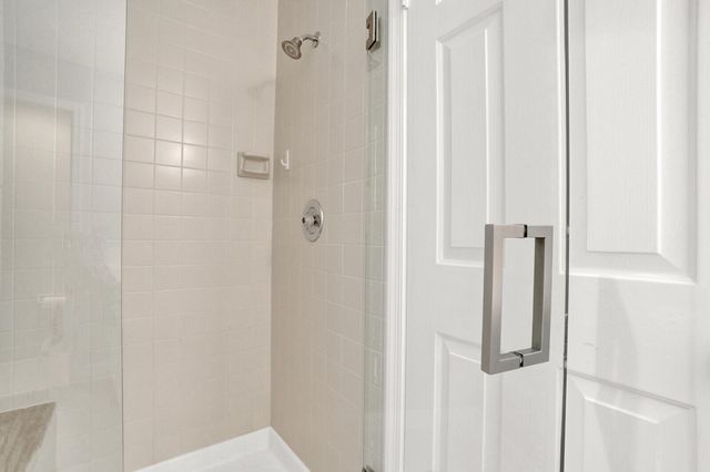 9 Lexington Lane E, Palm Beach Gardens, FL 33418