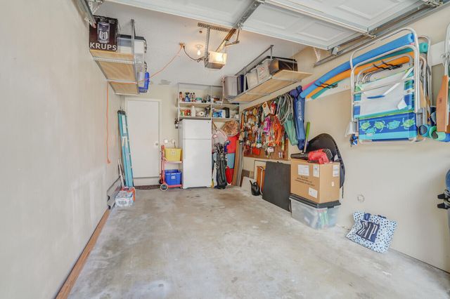 9 Lexington Lane E, Palm Beach Gardens, FL 33418