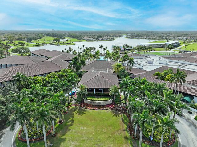 9 Lexington Lane E, Palm Beach Gardens, FL 33418