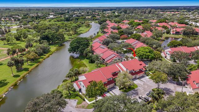 9 Lexington Lane E, Palm Beach Gardens, FL 33418