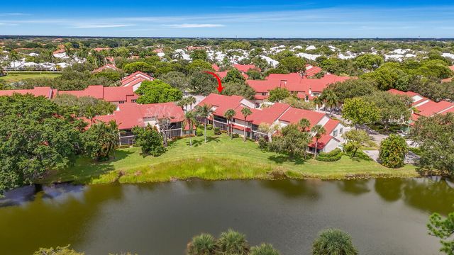 9 Lexington Lane E, Palm Beach Gardens, FL 33418