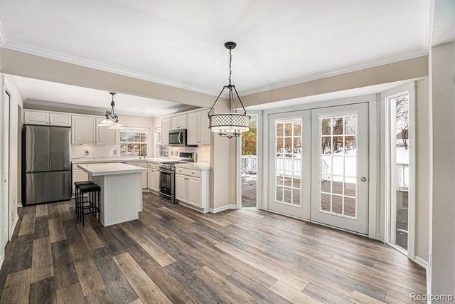 6033 Campfire Circle, Clarkston, MI 48346