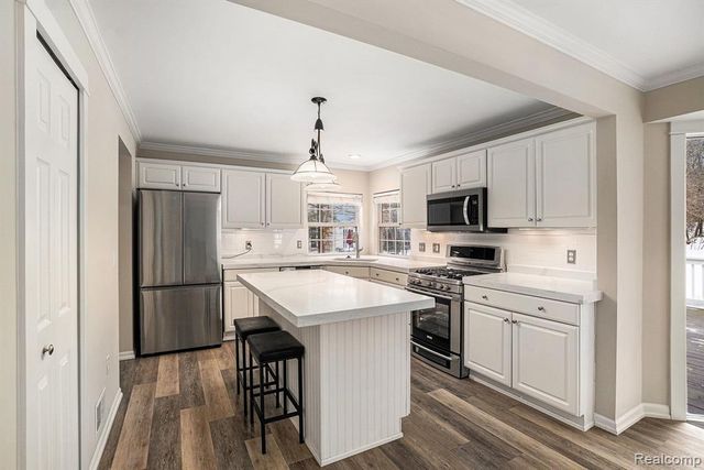 6033 Campfire Circle, Clarkston, MI 48346