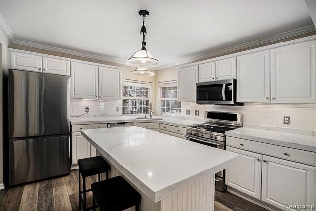 6033 Campfire Circle, Clarkston, MI 48346