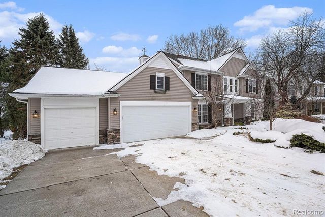 6033 Campfire Circle, Clarkston, MI 48346