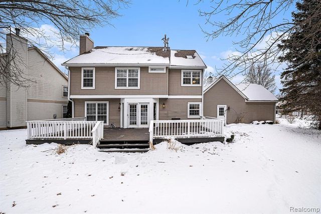 6033 Campfire Circle, Clarkston, MI 48346