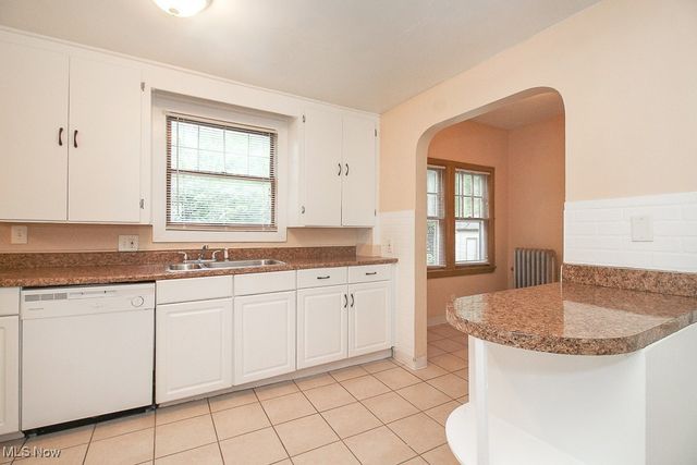 2100 Cottage Grove Drive, Cleveland Heights, OH 44118