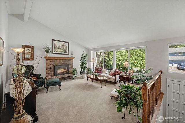 19719 41st Avenue NE, Lake Forest Park, WA 98155