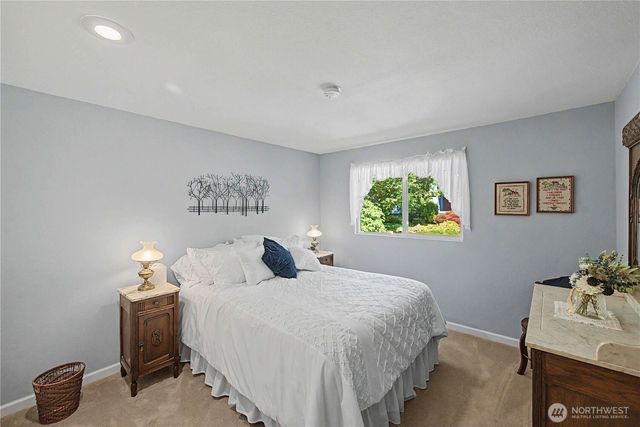 19719 41st Avenue NE, Lake Forest Park, WA 98155