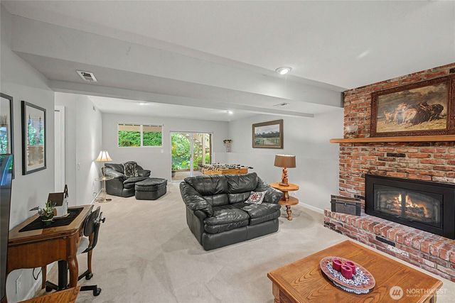 19719 41st Avenue NE, Lake Forest Park, WA 98155