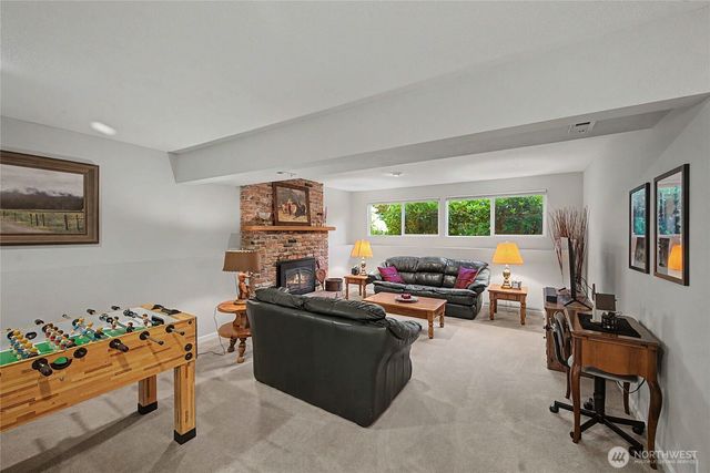 19719 41st Avenue NE, Lake Forest Park, WA 98155