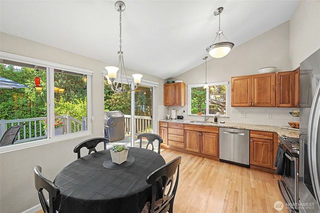 19719 41st Avenue NE, Lake Forest Park, WA 98155