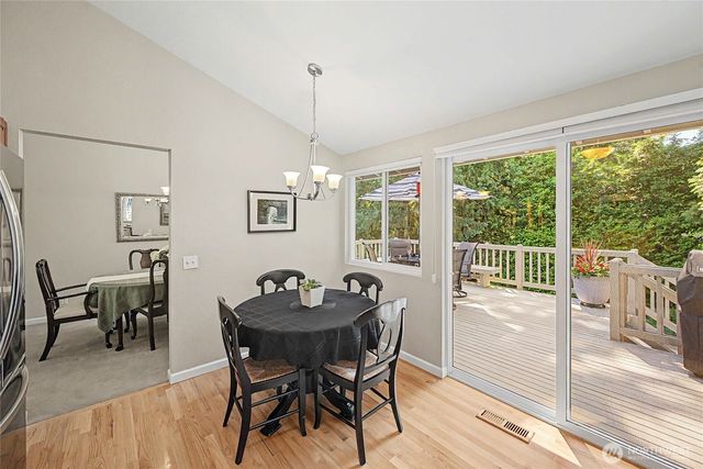 19719 41st Avenue NE, Lake Forest Park, WA 98155