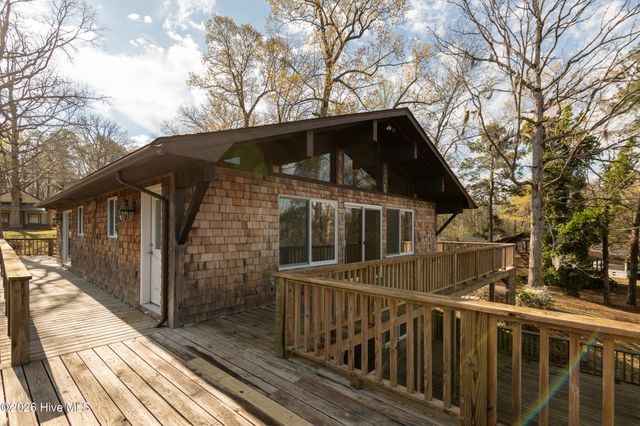 334 Creekwood Lane, Blounts Creek, NC 27814