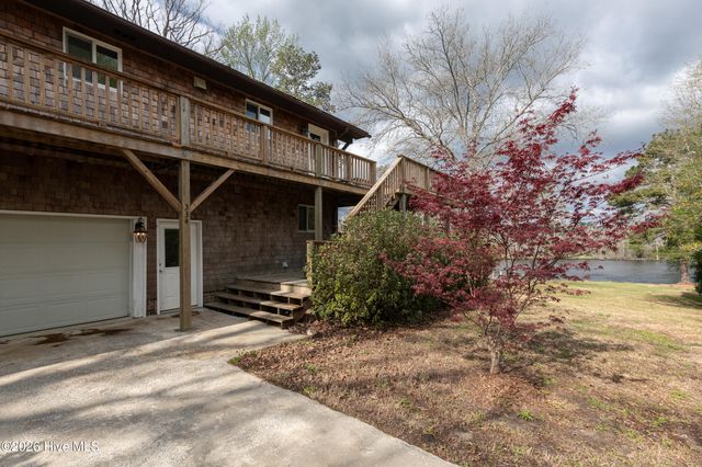 334 Creekwood Lane, Blounts Creek, NC 27814