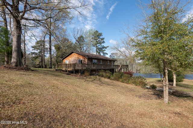 334 Creekwood Lane, Blounts Creek, NC 27814