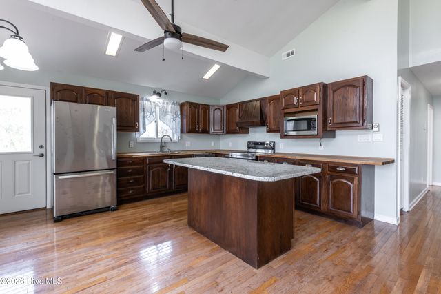 334 Creekwood Lane, Blounts Creek, NC 27814