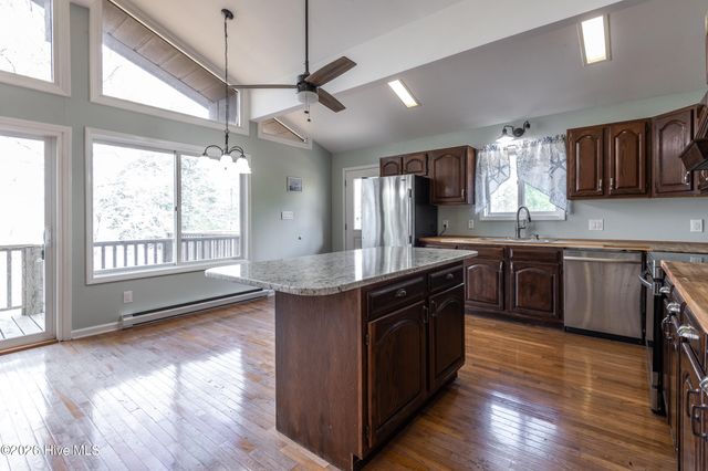 334 Creekwood Lane, Blounts Creek, NC 27814