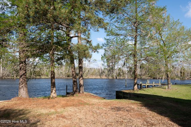 334 Creekwood Lane, Blounts Creek, NC 27814