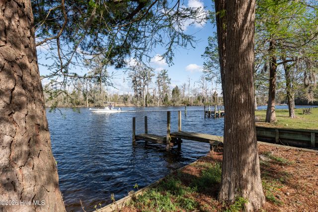 334 Creekwood Lane, Blounts Creek, NC 27814