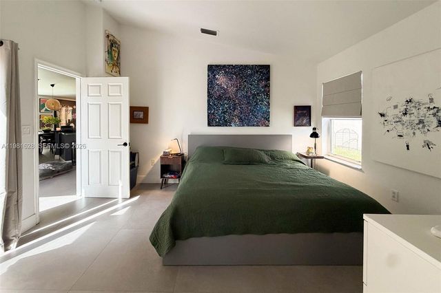 743 SW 121st Ave, Pembroke Pines, FL 33025