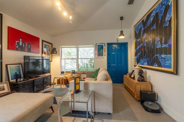 743 SW 121st Ave, Pembroke Pines, FL 33025