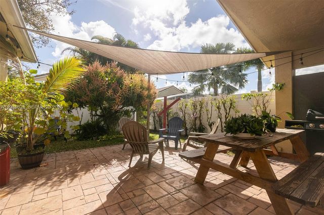 743 SW 121st Ave, Pembroke Pines, FL 33025