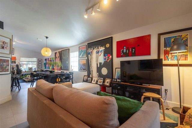 743 SW 121st Ave, Pembroke Pines, FL 33025