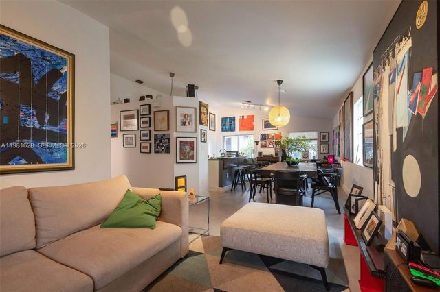 743 SW 121st Ave, Pembroke Pines, FL 33025