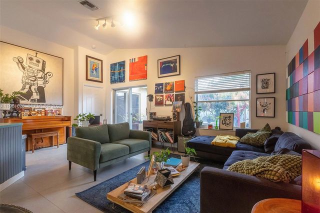 743 SW 121st Ave, Pembroke Pines, FL 33025