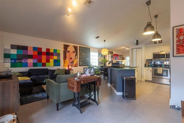 743 SW 121st Ave, Pembroke Pines, FL 33025