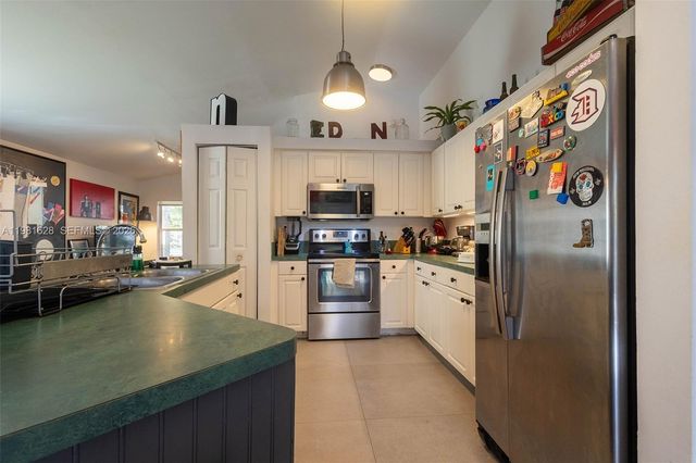 743 SW 121st Ave, Pembroke Pines, FL 33025