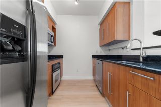 325 Biscayne Blvd 1718, Miami, FL 33131