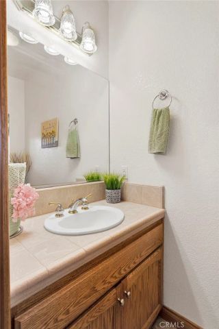 19985 Red Feather, Apple Valley, CA 92307