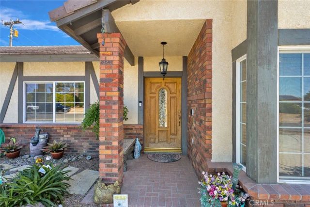 19985 Red Feather, Apple Valley, CA 92307