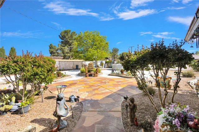 19985 Red Feather, Apple Valley, CA 92307