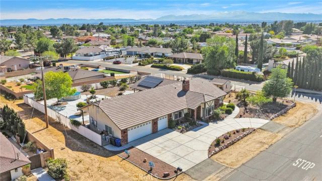 19985 Red Feather, Apple Valley, CA 92307