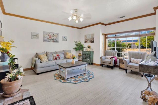 19985 Red Feather, Apple Valley, CA 92307