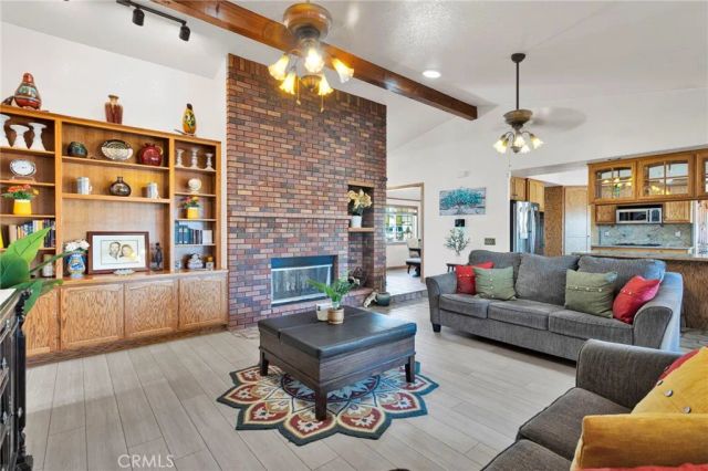 19985 Red Feather, Apple Valley, CA 92307