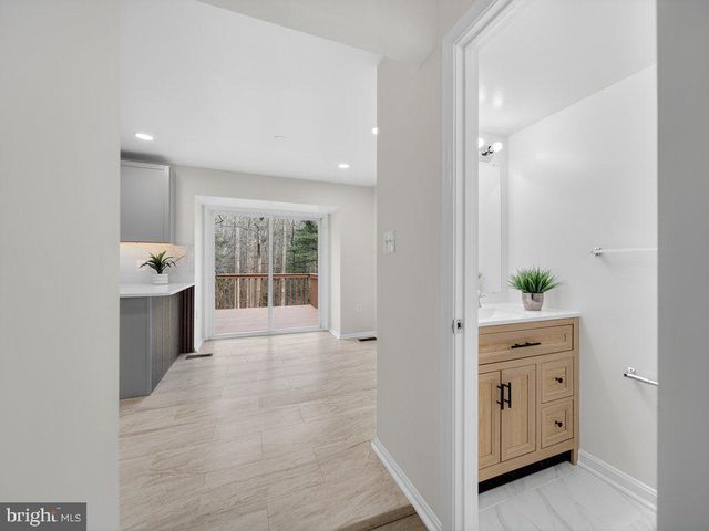 10278 COLONY PARK DR, Fairfax, VA 22032