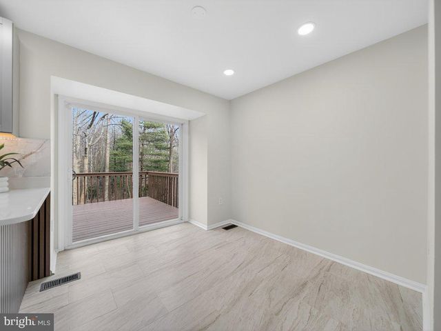 10278 COLONY PARK DR, Fairfax, VA 22032