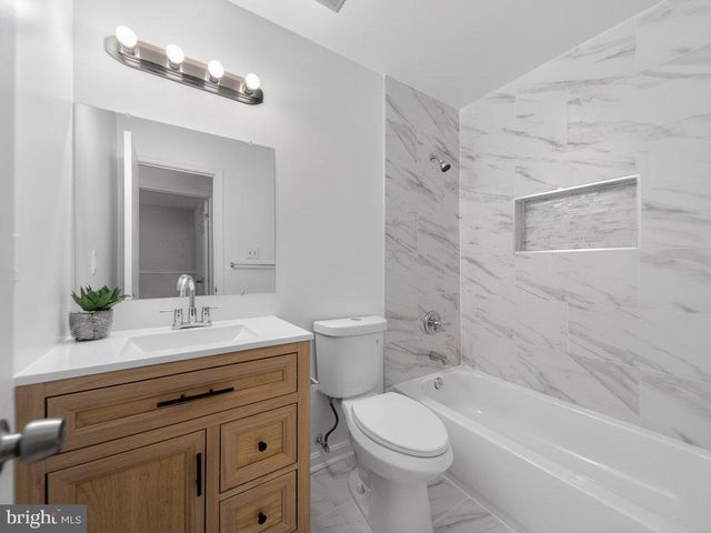 10278 COLONY PARK DR, Fairfax, VA 22032