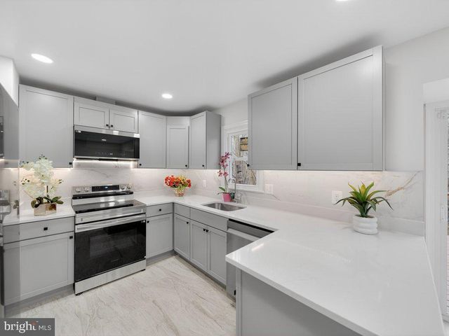 10278 COLONY PARK DR, Fairfax, VA 22032