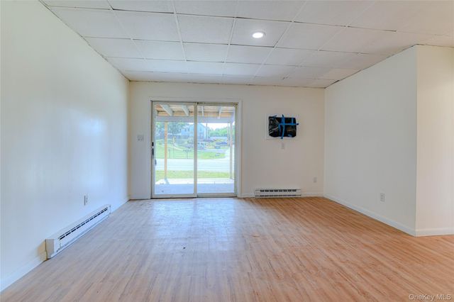 1614 Route 9W 3, Milton, NY 12542