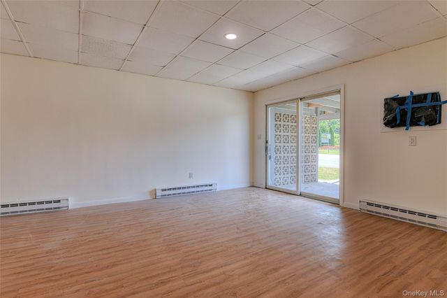 1614 Route 9W 3, Milton, NY 12542